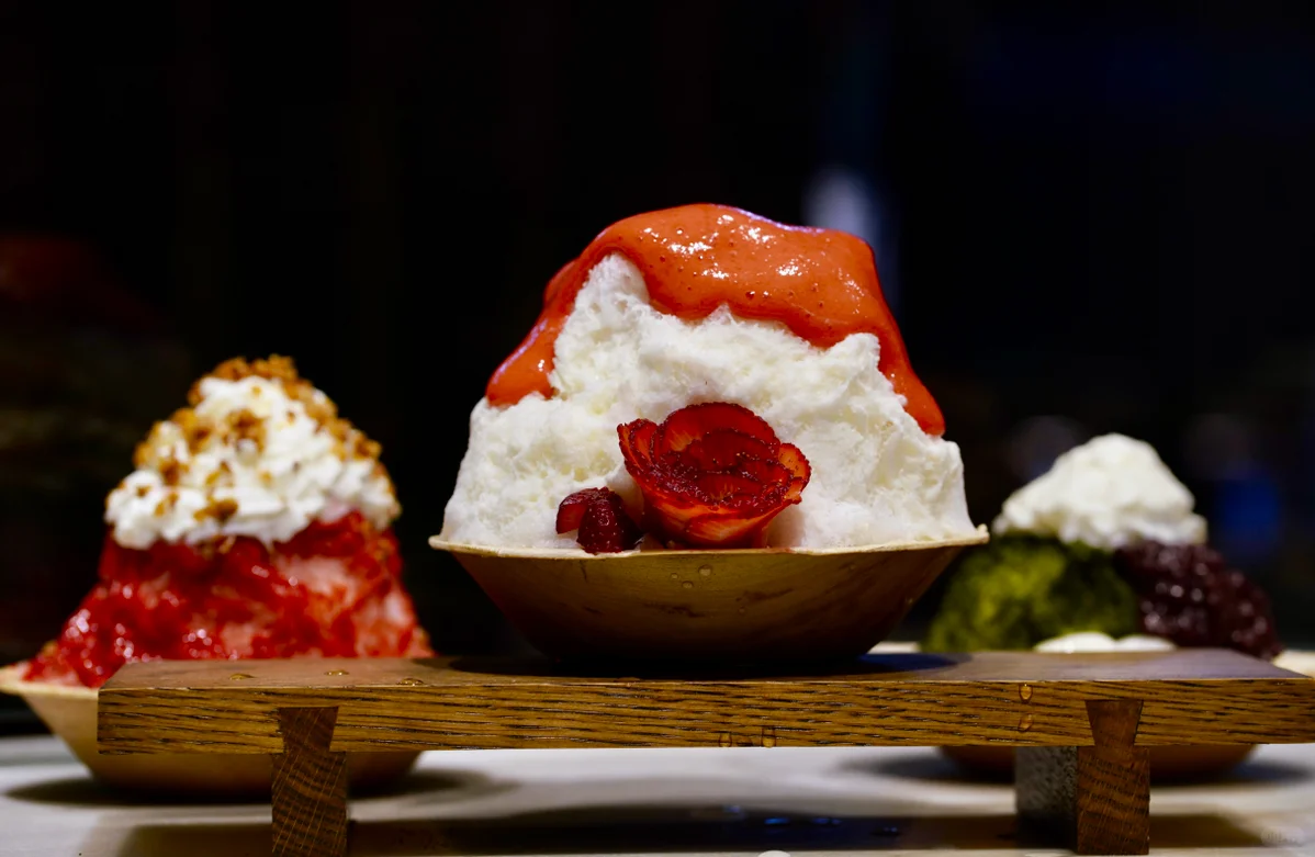 Wow, this Japanese shaved ice looks absolutely stunning!