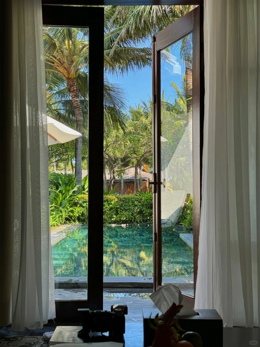 This Glass House Made Me Fall Head Over Heels for Island Getaways➤Tampa🏝