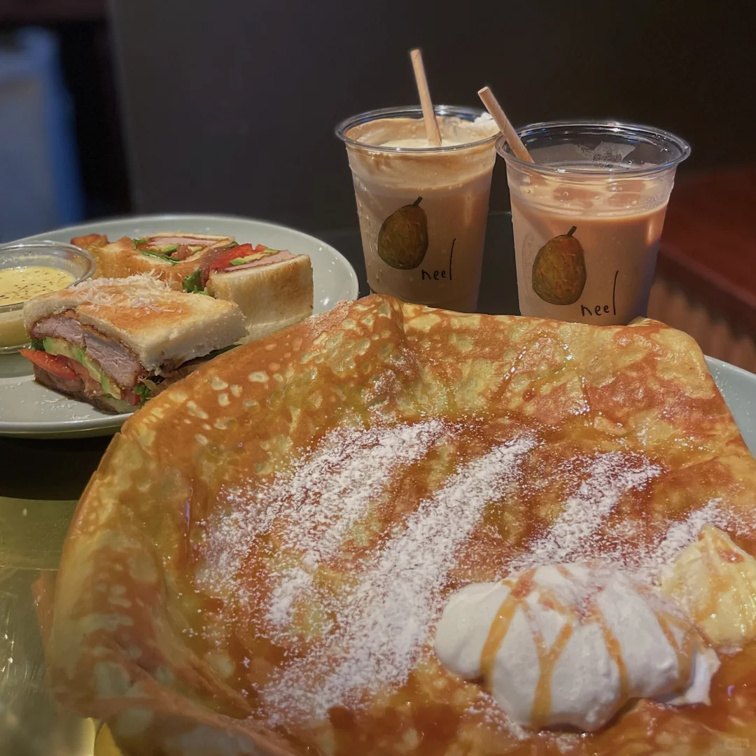 Tokyo | Nakameguro's Pear-Shaped Door Café 🍐