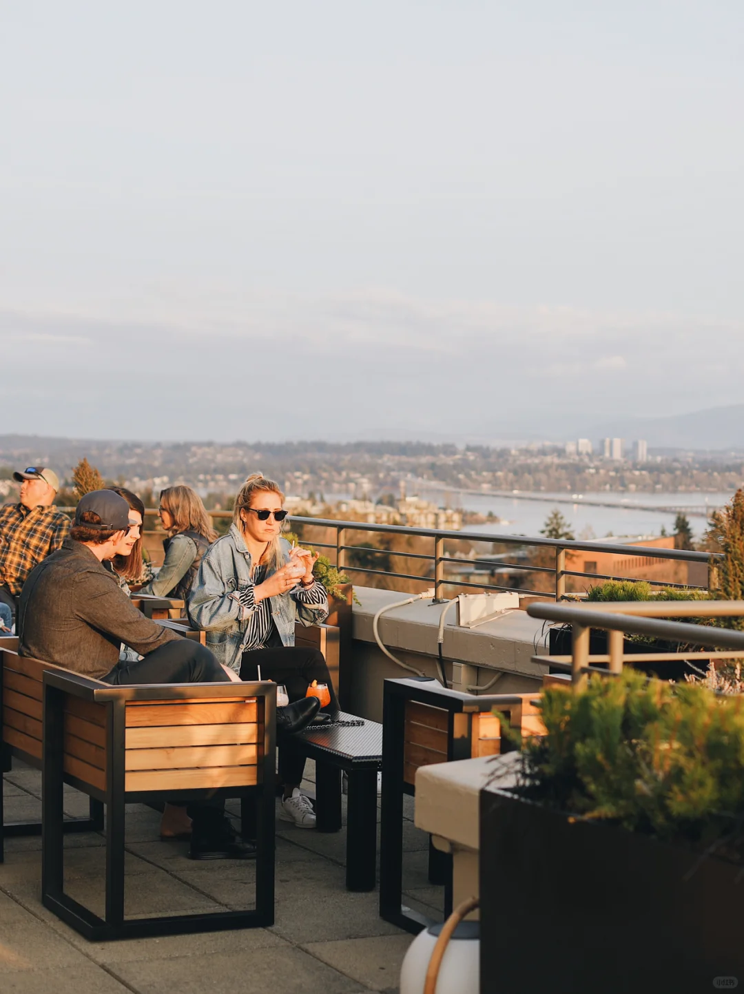 Seattle | Sipping Cocktails at a Rooftop Bar with City Views