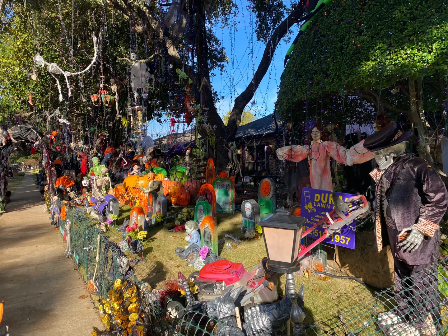 Dallas: Visiting Halloween-Decorated Houses—Part 4