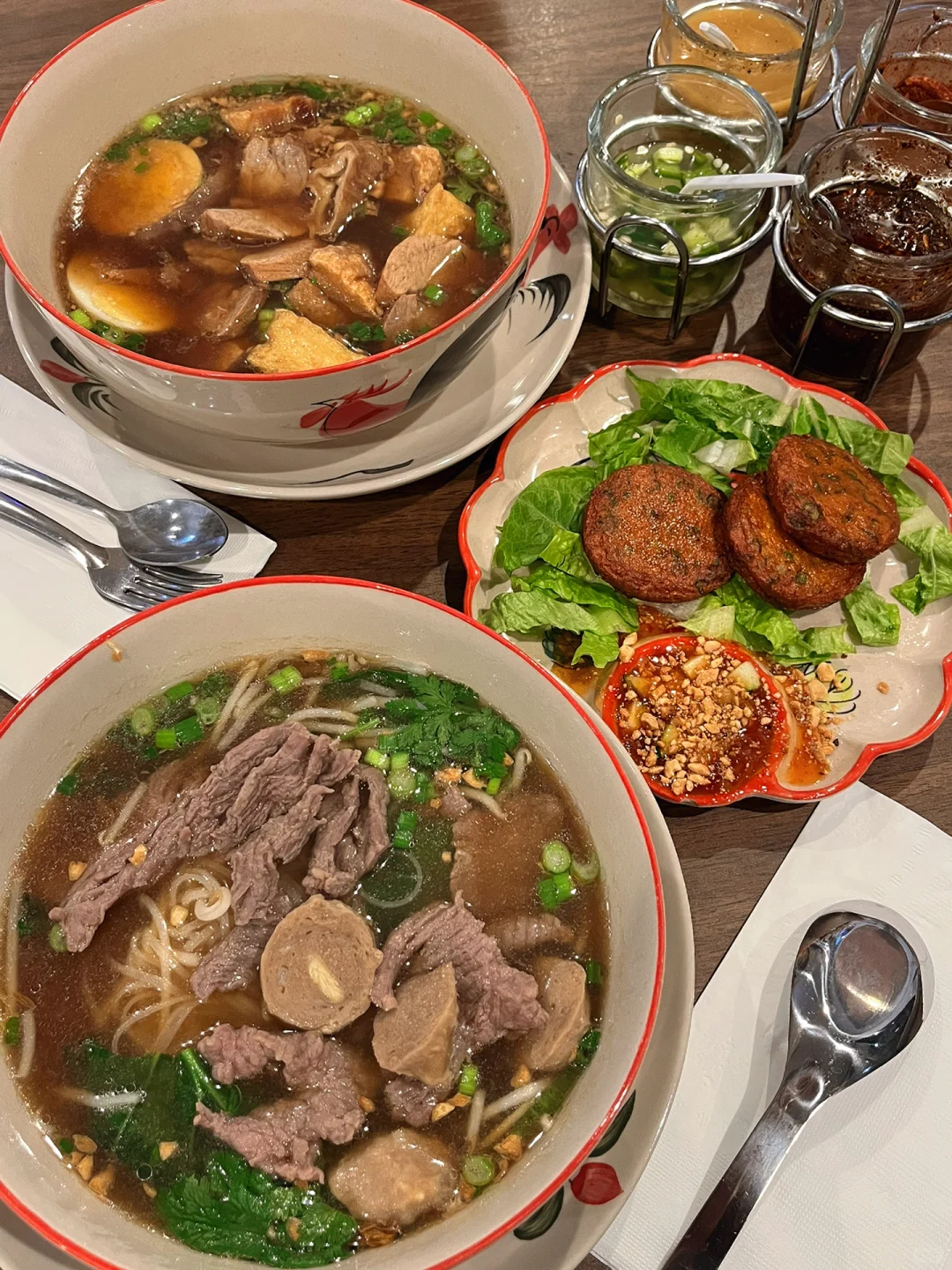 Celebrity Foodie Adventure | Seattle's Pig Offal Noodles That Get 800+ Likes on IG