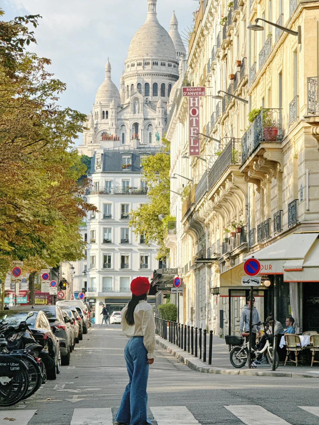 Paris Street Style | Hidden Gems at Montmartre