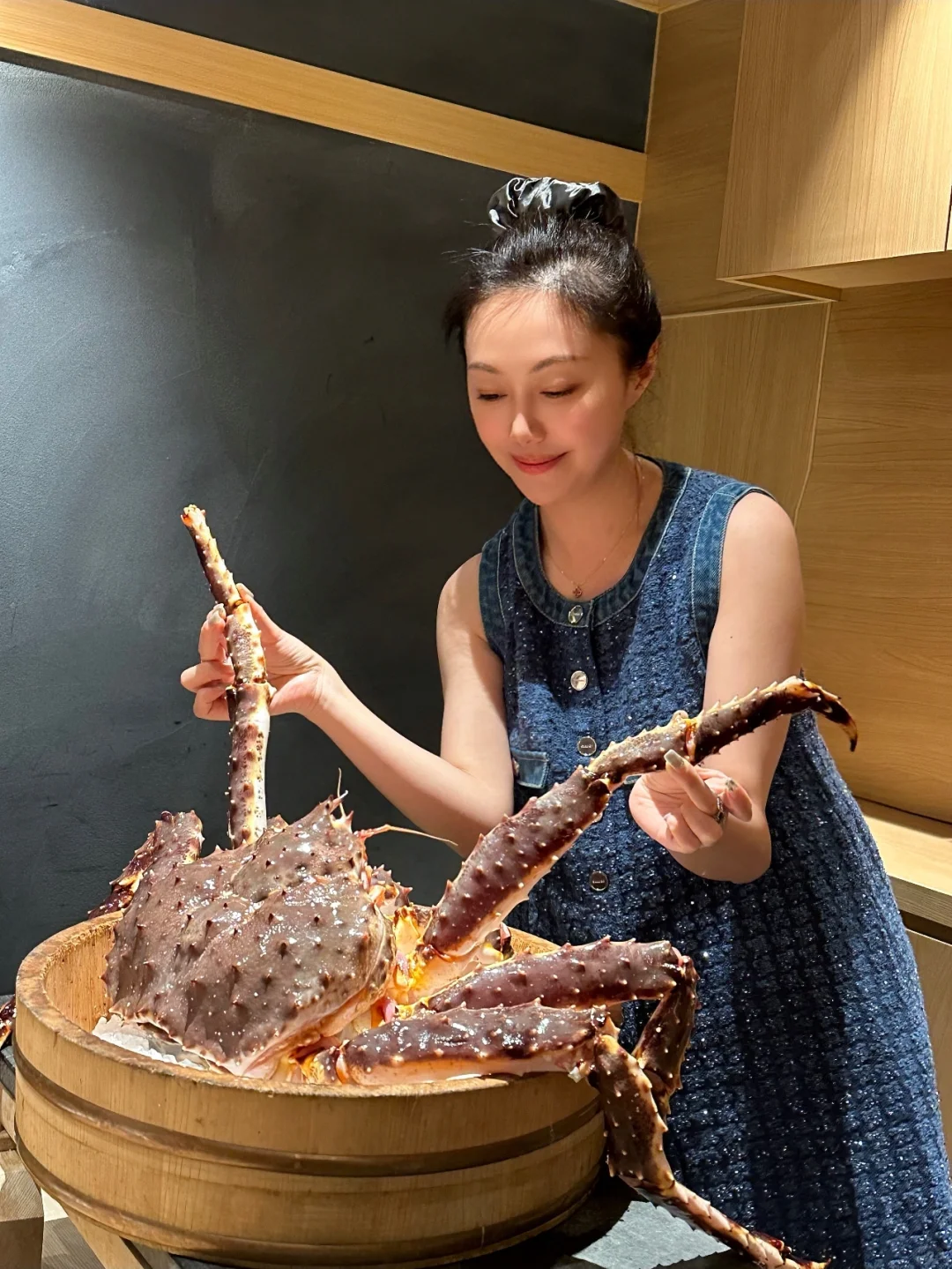 "Tokyo's Snow Crab Tastes Way Better Than King Crab!"