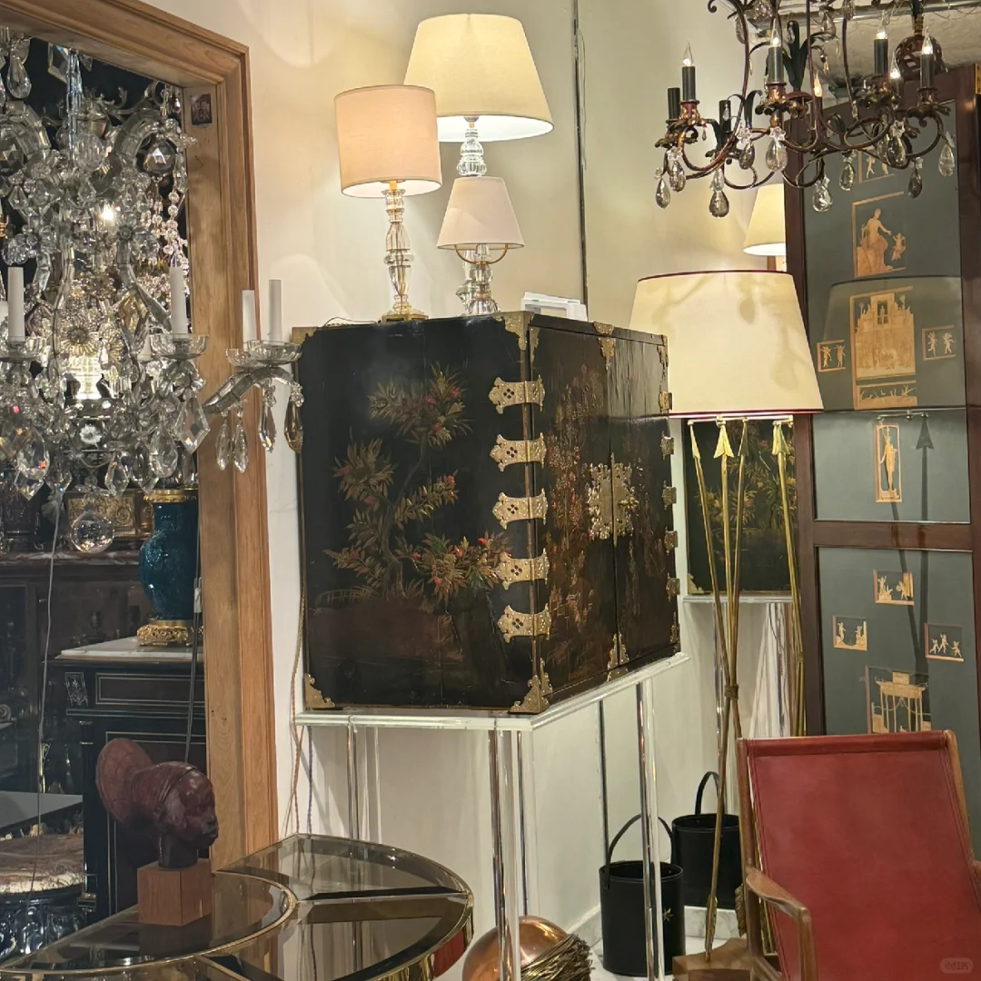 🇫🇷 Paris Flea Markets: Where Your Treasure Could Double Your Worth