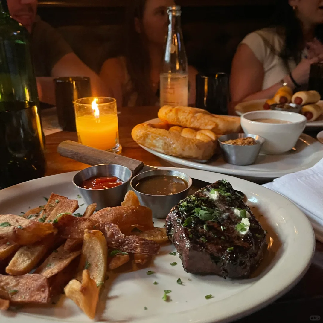 Check-in at Harwood Arms in Dallas