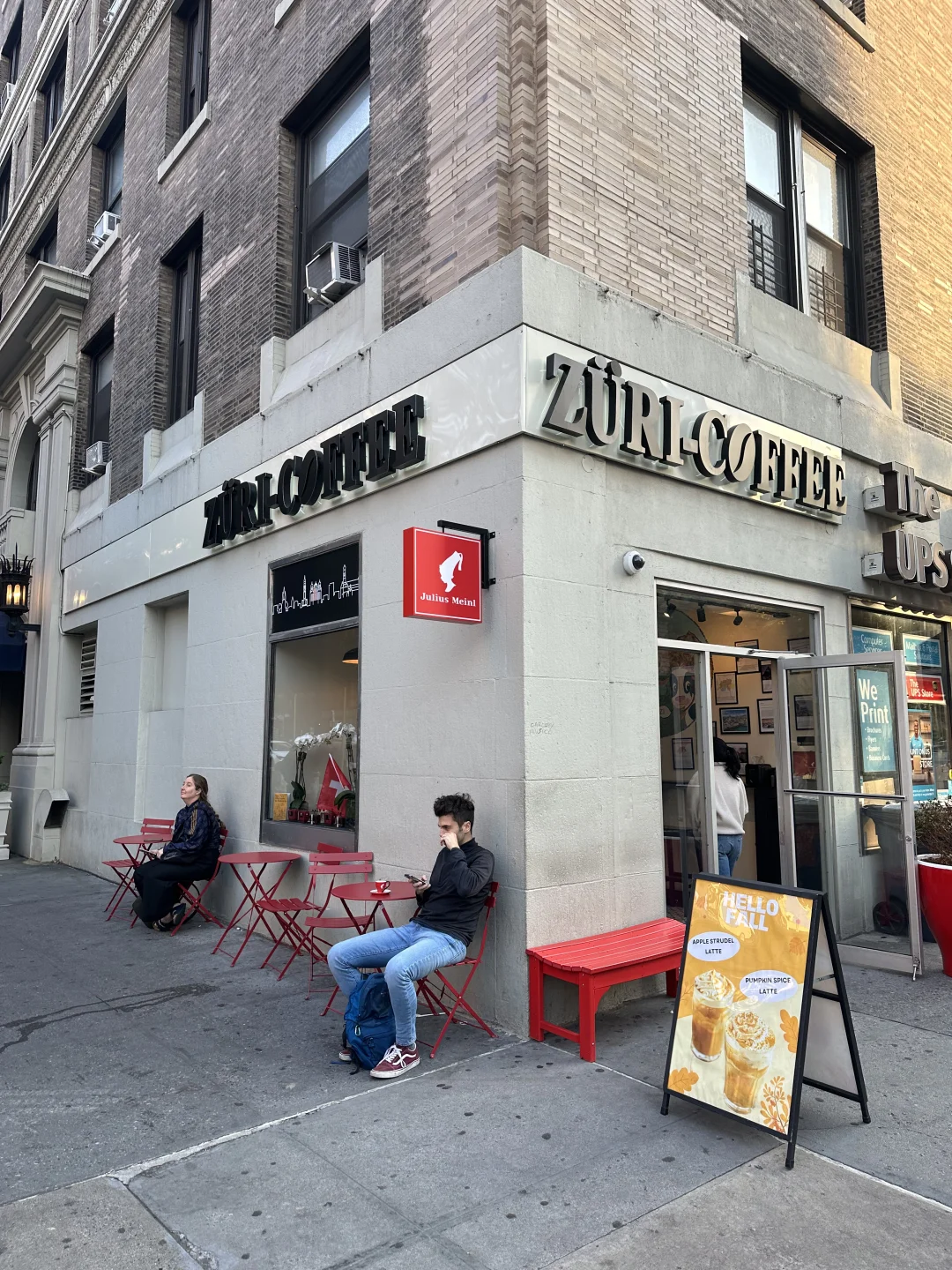 New York | An Adorably Charming Swiss Coffee Shop 🇨🇭☕️