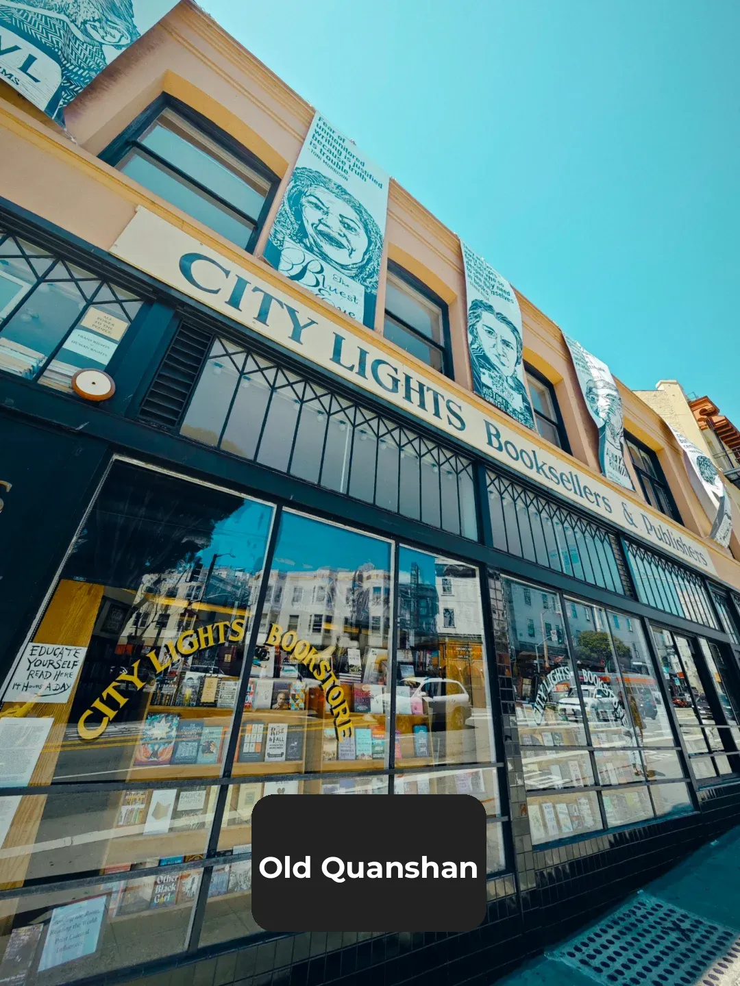 San Francisco | City Lights Bookstore – Surprisingly Filled with Mirrors