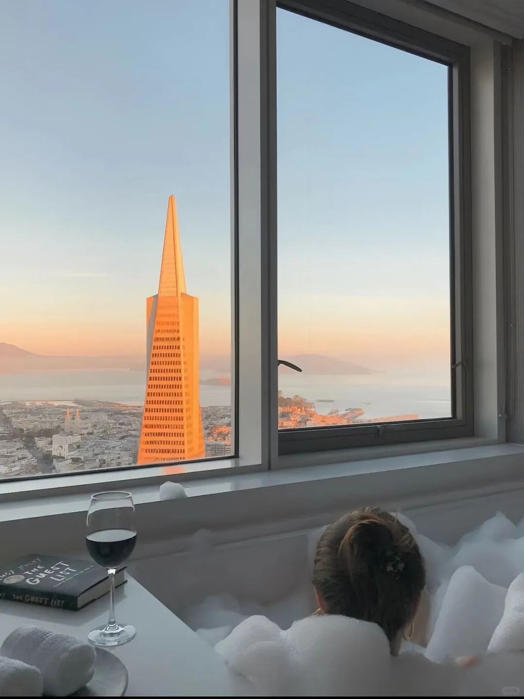 San Francisco｜A Hidden Gem Hotel for New Year's Eve with Stunning Fireworks and Great Value