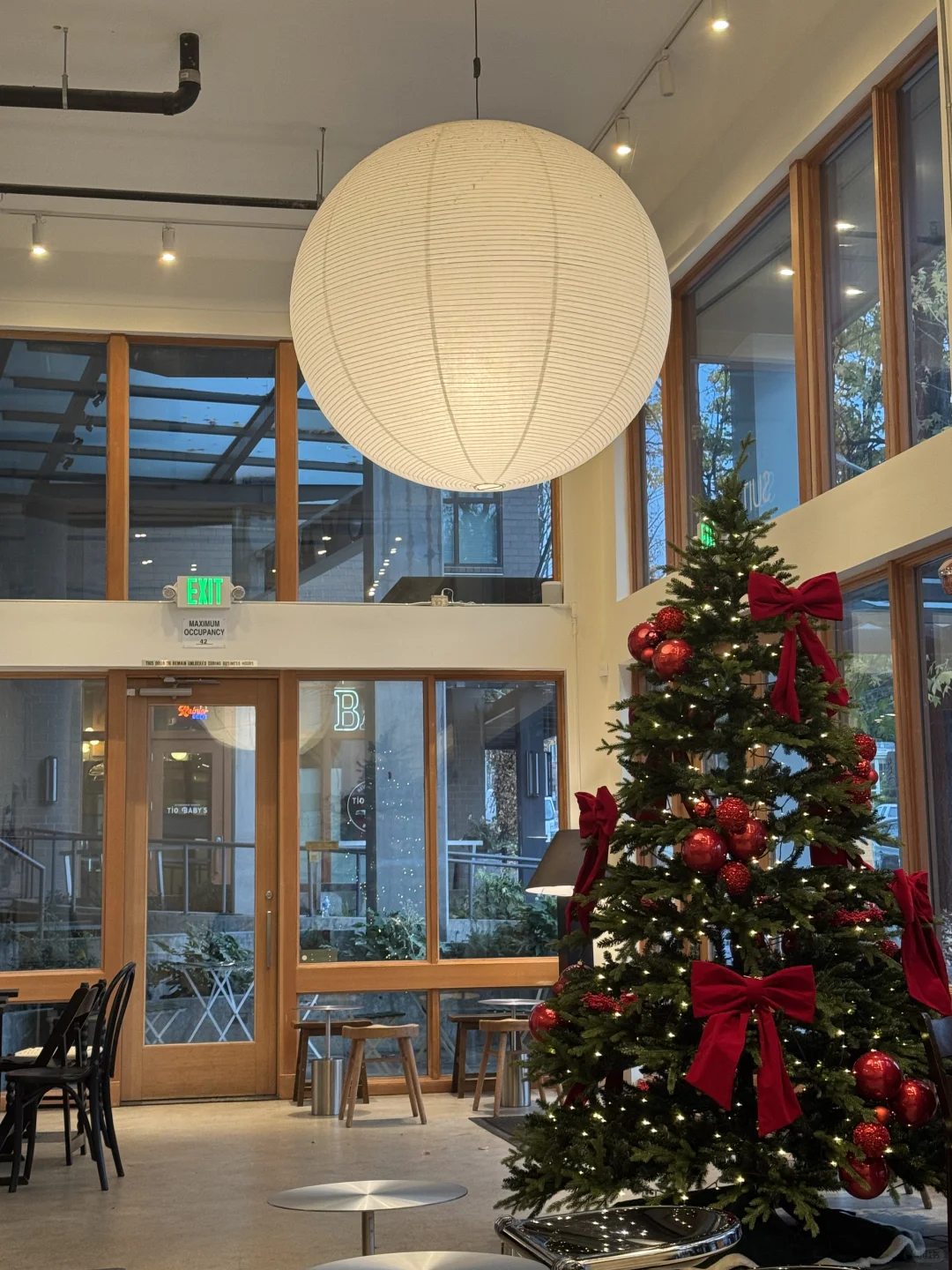 Top Work-Friendly Cafés in Seattle's Fremont Neighborhood