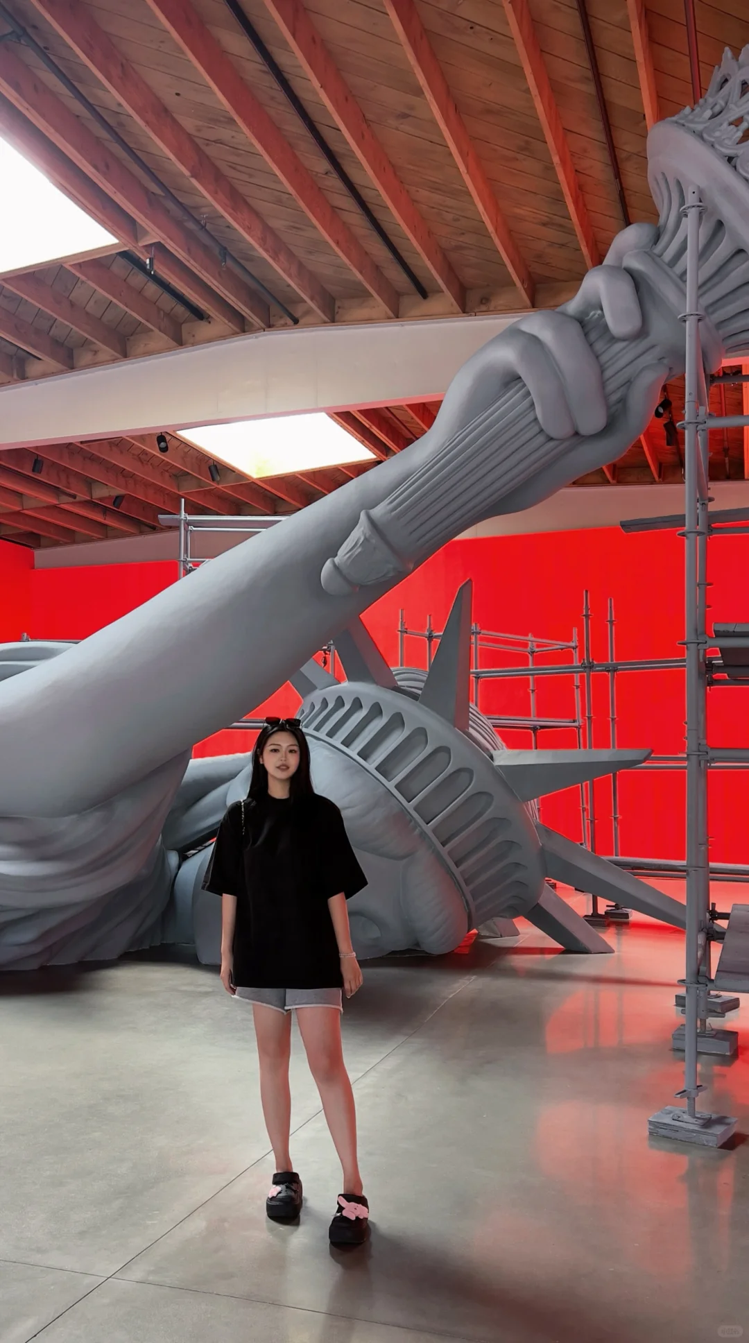 Encountering Half a Statue of Liberty in LA 🗽