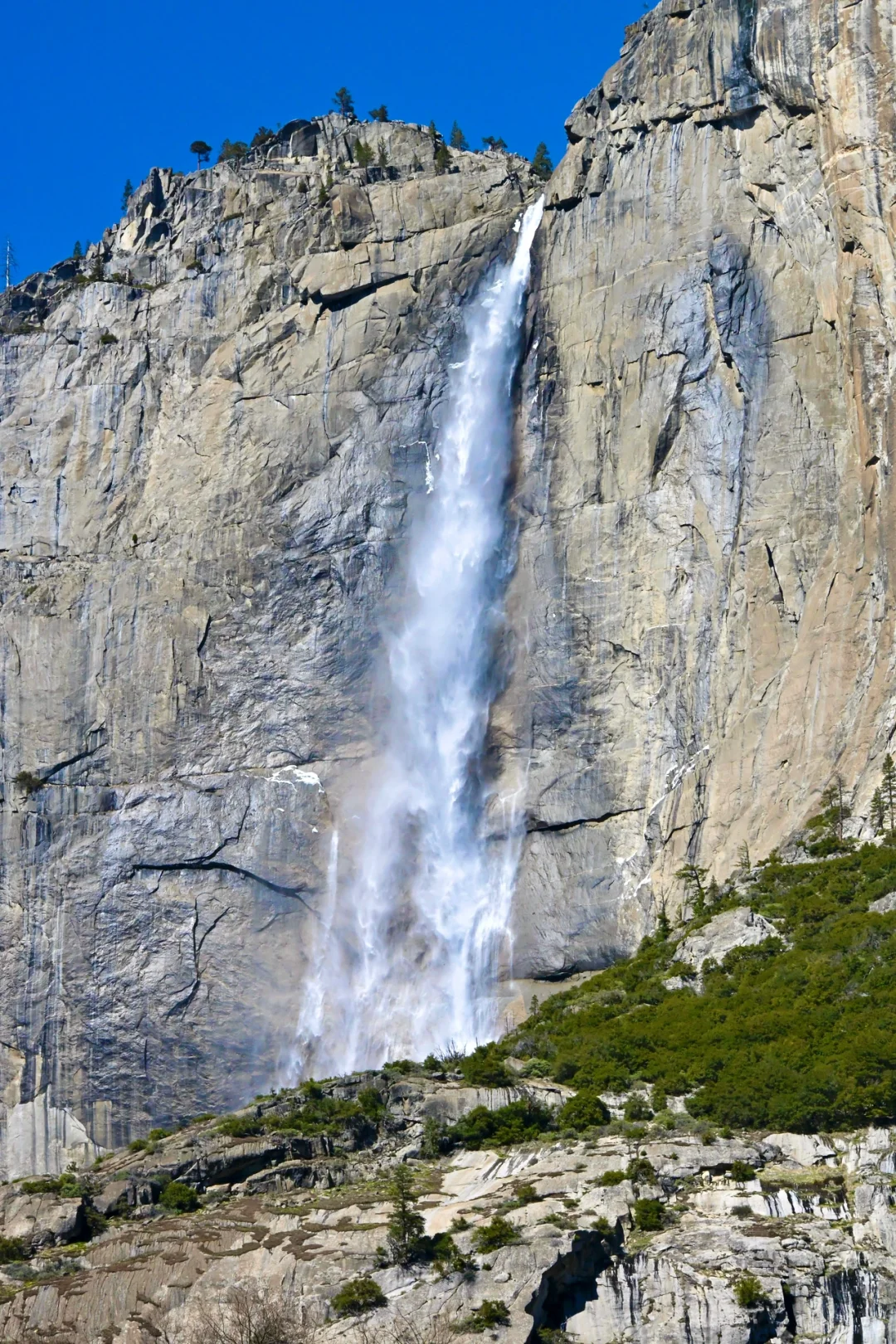 Off-Season Yosemite Guide—Chilly Spring Waters Under a Sparse Moonlit Sky