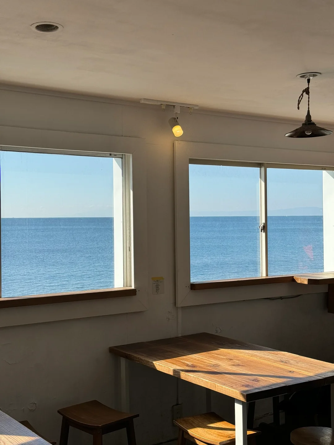 Kamakura Beach Café ☕️ I Could Chill Here All Day!