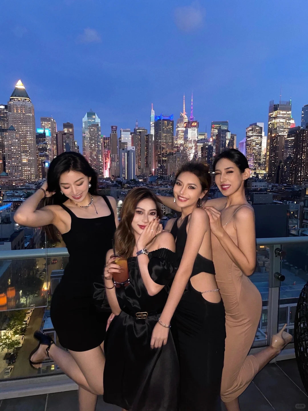 The Most Beautiful Rooftop Lounge in New York 🌹