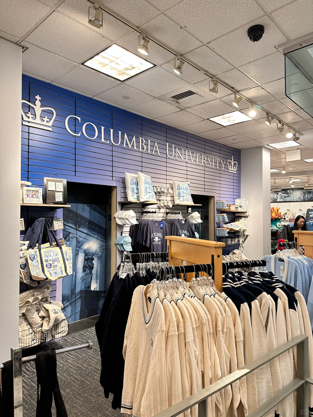 Columbia U 💙 Bookstore