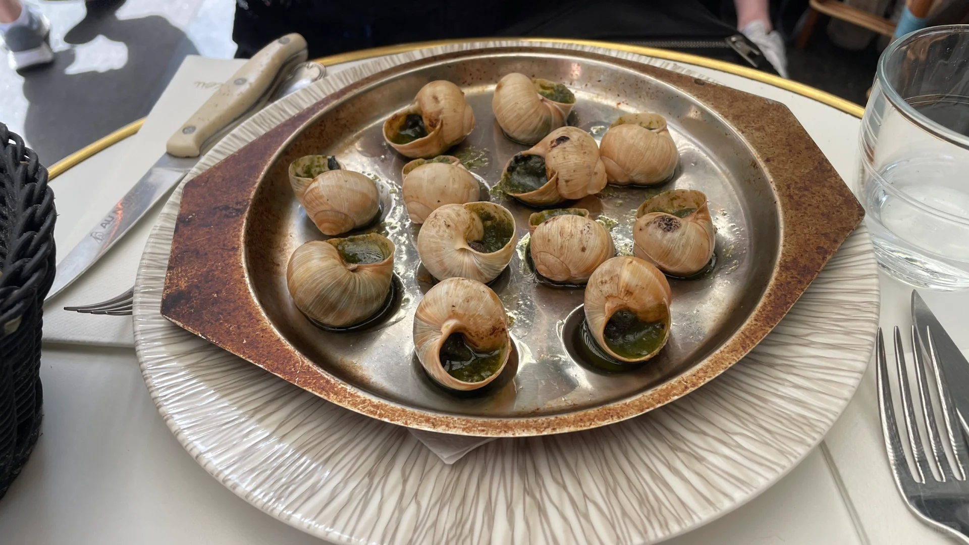 Paris Accommodation & Food Guide