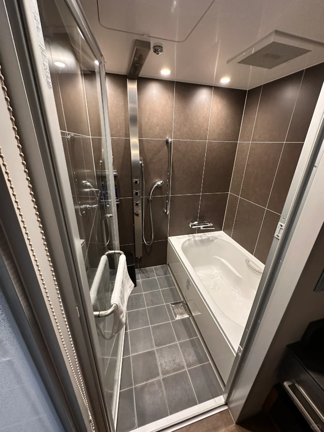 "After Visiting Tokyo with Kids a Thousand Times, I Only Recommend This One Hotel – Save It for Later! ⭐️"