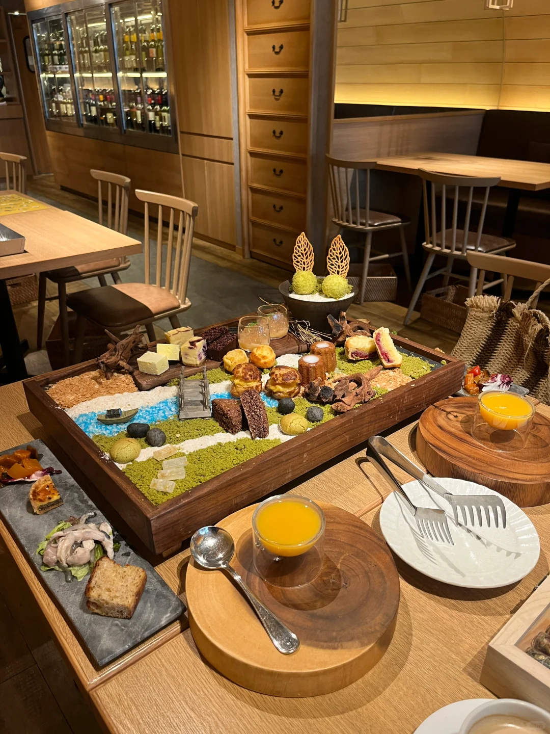 Tokyo's Hidden Afternoon Tea Spots 🫖