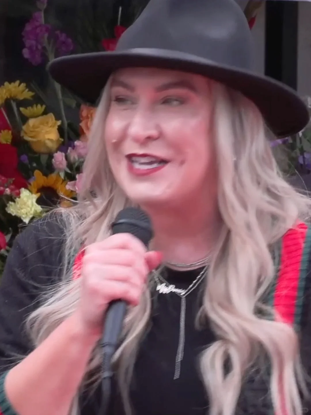 "Too Hot to Handle! The Overwhelming Crowd at the Grand Opening of a Chinese Restaurant"