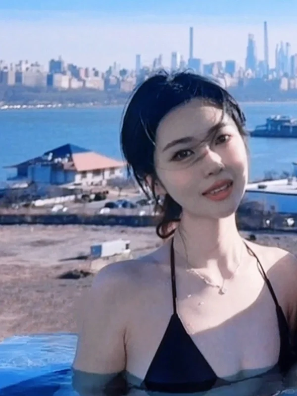 Around New York | Soaking in Hot Springs ♨️ While Enjoying the Night View of Manhattan 🌃 is Absolutely Unbeatable