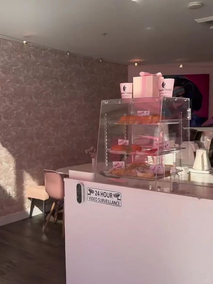 New Pink Afternoon Tea Shop Opens in San Diego