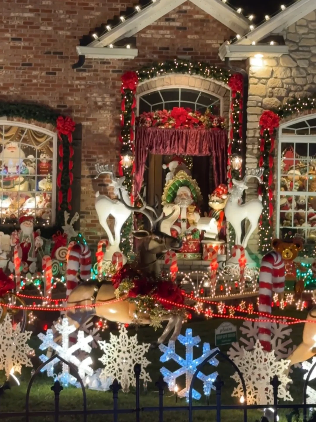 The Christmas Vibes in St. Louis Are Absolutely Amazing!!