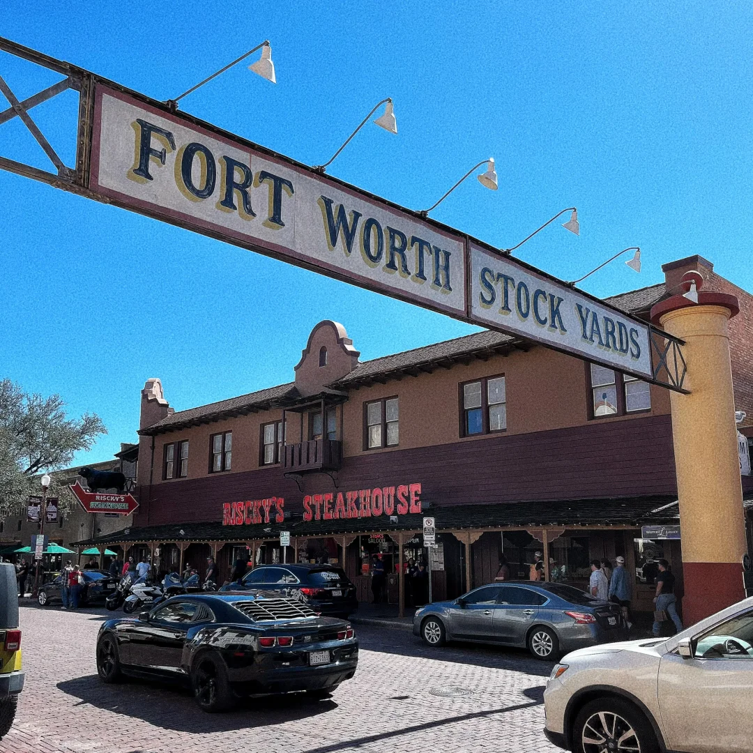 Dallas | Check-In at Cowboy Town