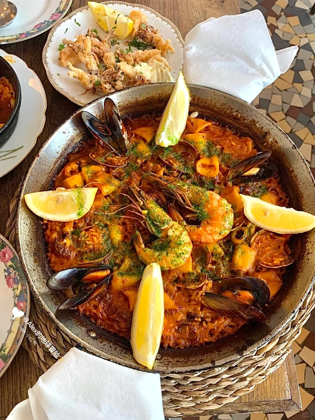 🇫🇷 In Paris! 😭 This paella is so good, I'm diving in first! 🍷💃