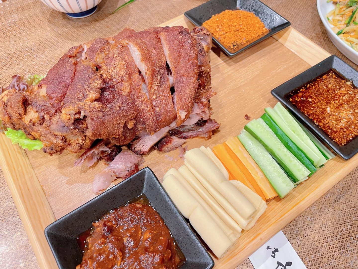 📍Osaka Food Hunt: Finally Checked Off This Mouthwatering Crispy Pork Knuckle Spot!