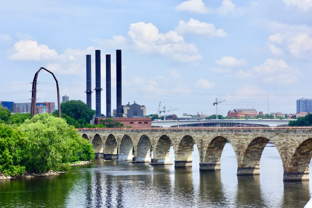 Where Locals Go for Fun｜A Stroll Along the Mississippi River