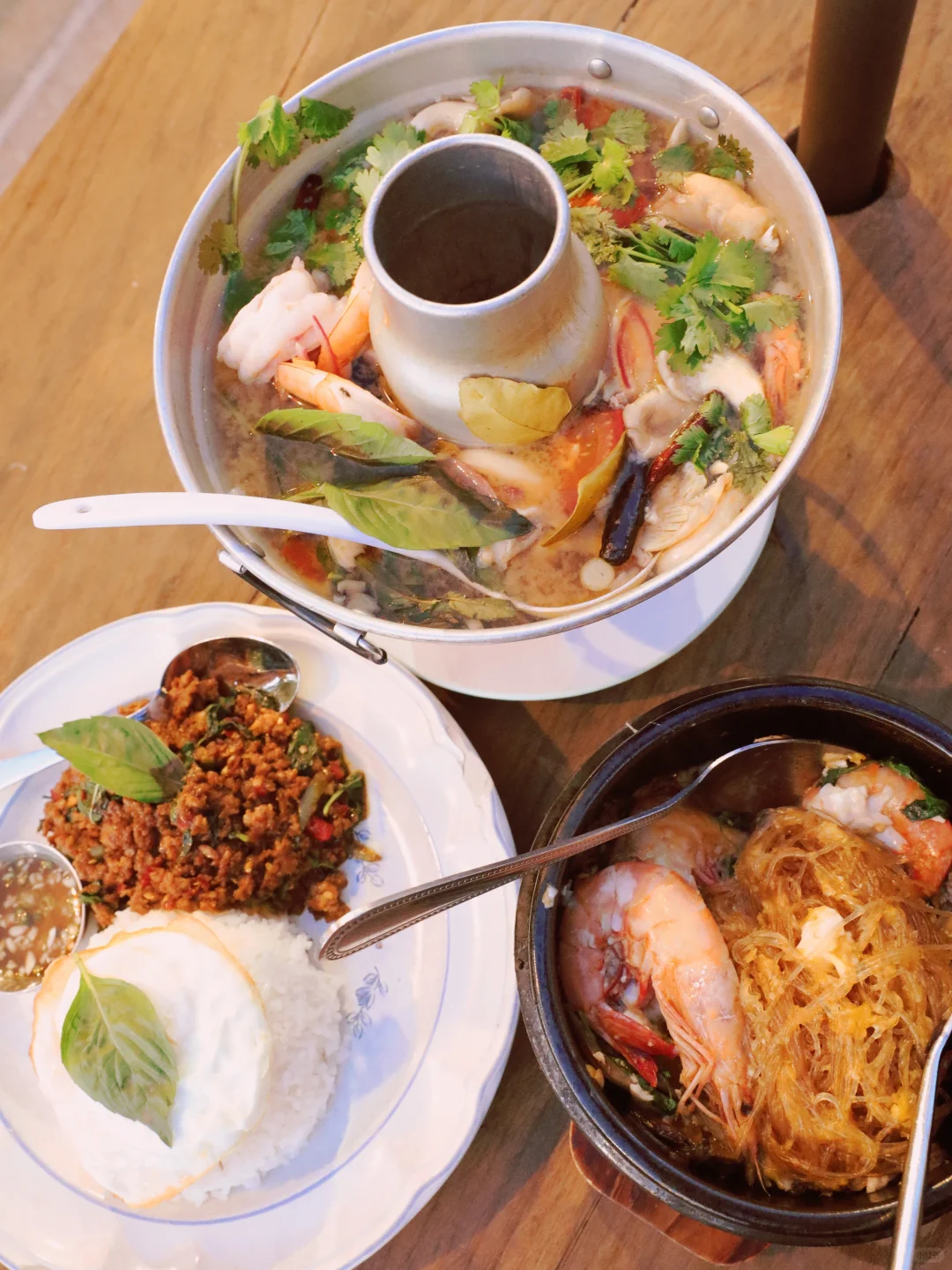 Thai Cuisine Packs a Punch: Addictively Tangy and Spicy Flavors That Keep You Coming Back for More