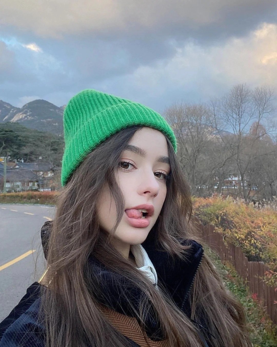  Mila Violet 