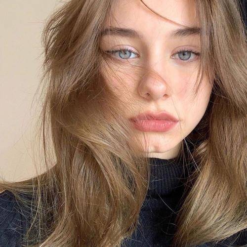 Lily Anna