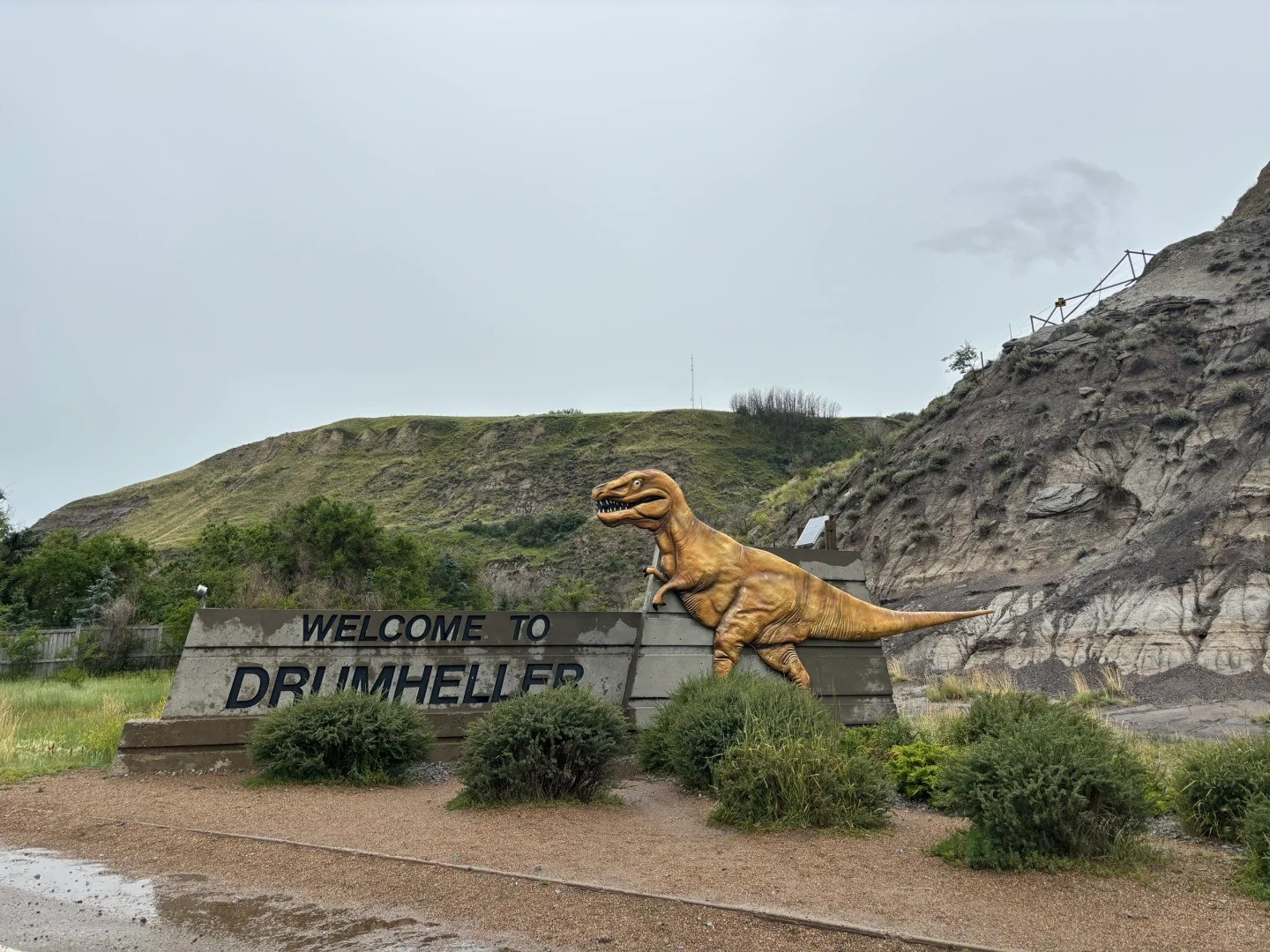  Road Trip Adventure: Saskatoon → Drumheller Dinosaur Valley! 🇨🇦